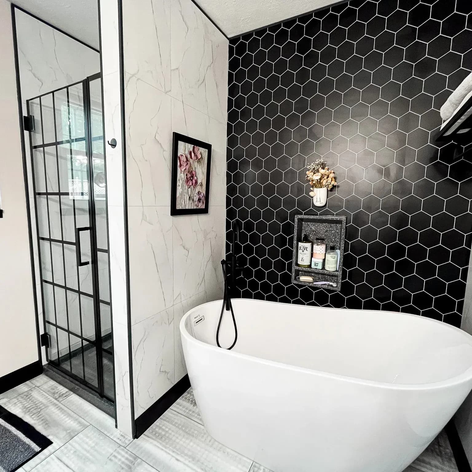 BiancoMarble2424_BlackHexagon_Freestanding-tub-bef00d21.webp